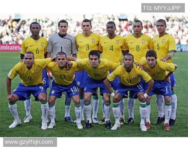 重庆足球队在世界杯预选赛中以57分稳居积分榜首位展现强劲实力